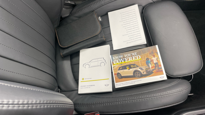 MINI Hatchback 135kW Cooper S Level 3 33kWh 3dr Auto Electric Hatchback